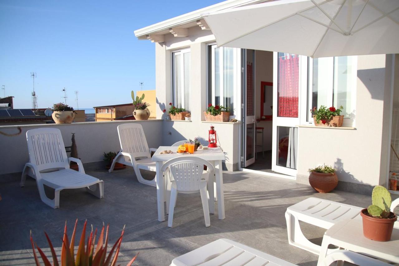 Il Cielo In Una Stanza Hotel Balestrate Bagian luar foto